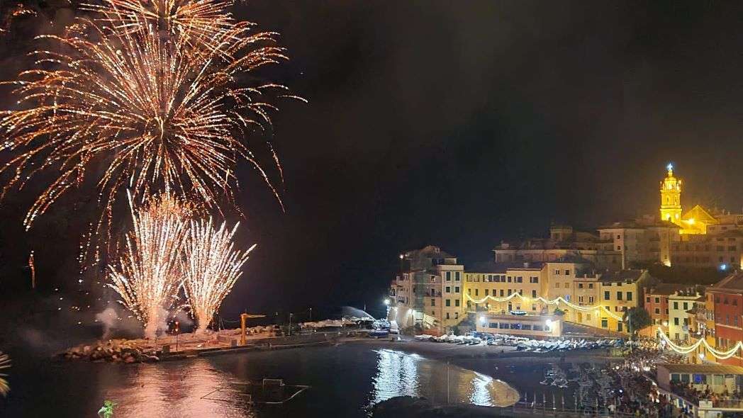 paese fuochi bogliasco